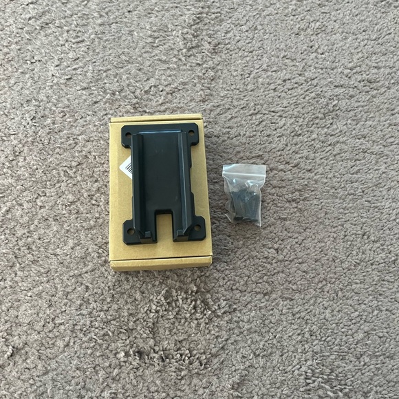 Magnetic hand gun car/truck mount - Picture 2 of 2